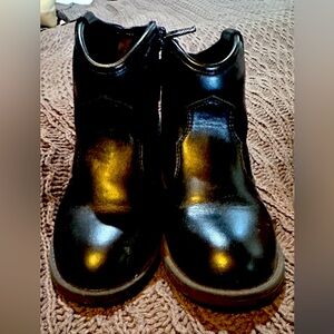 Girls black side zip GAP booties size 10 gently worn